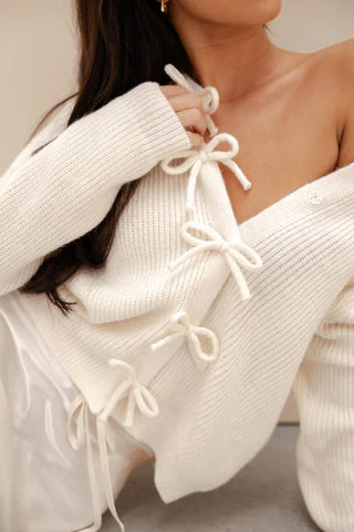 Hattie Bow Snap Cardigan | Black