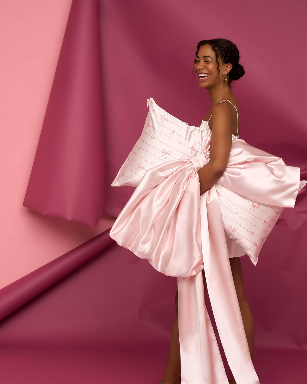 Holiday Satin Pillowcase in Striped Bows