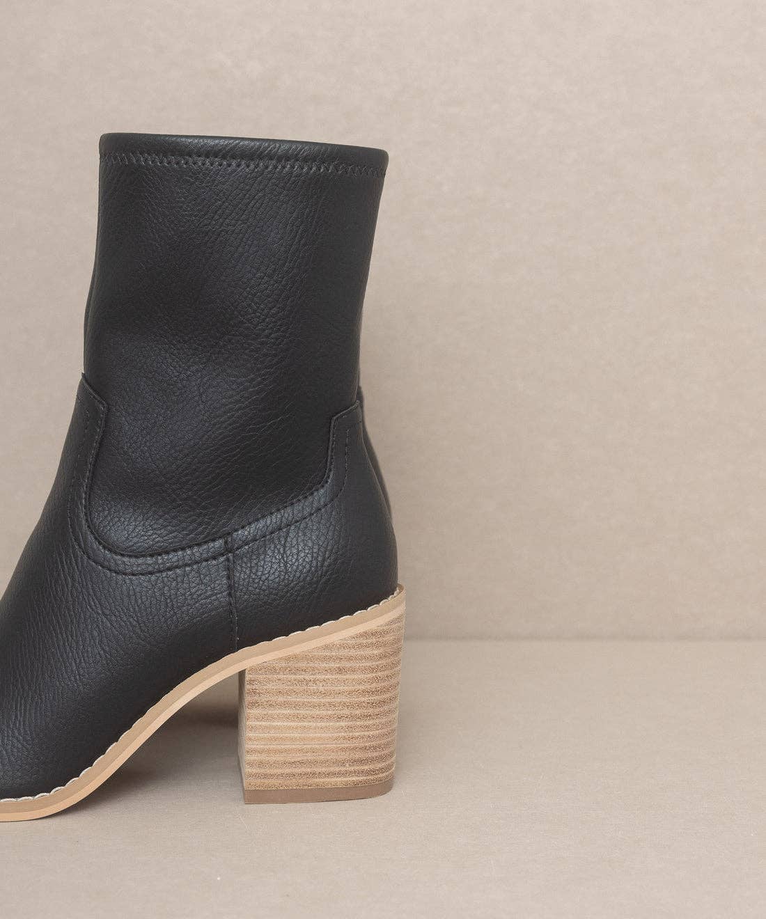 The Vienna Black | Sleek Ankle Hugging Bootie