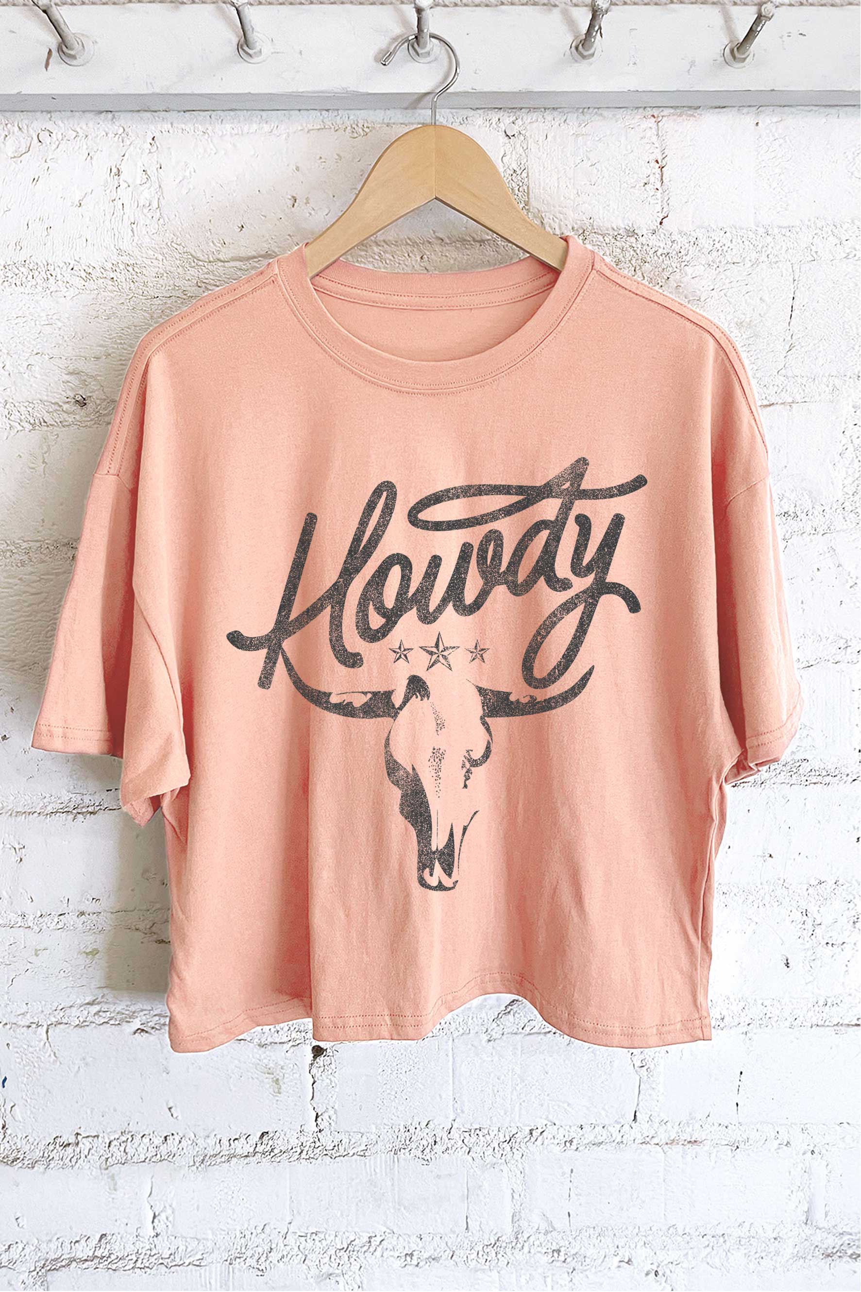 Howdy Cow Skull Long Crop Tee | Peach