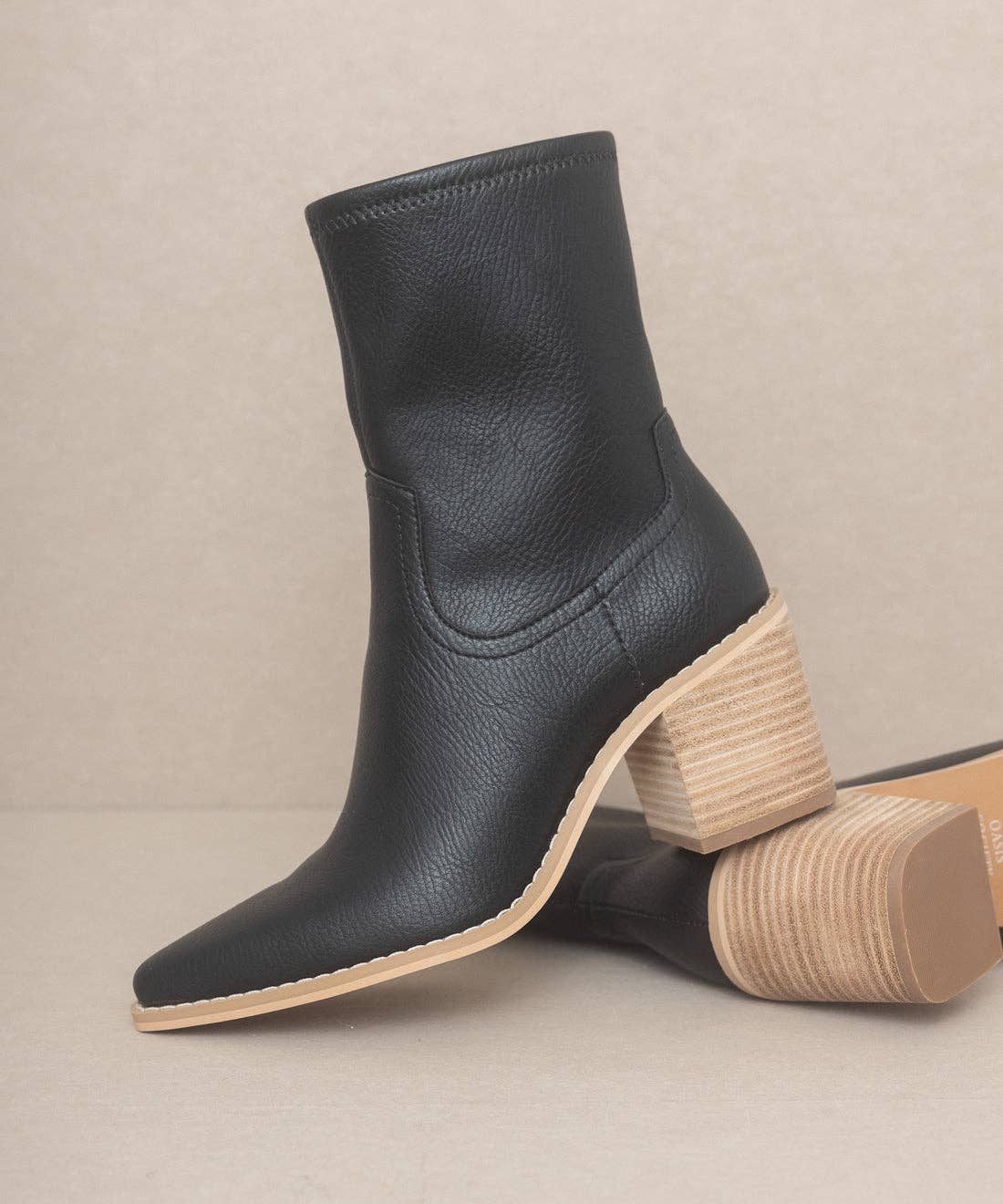 The Vienna Black | Sleek Ankle Hugging Bootie