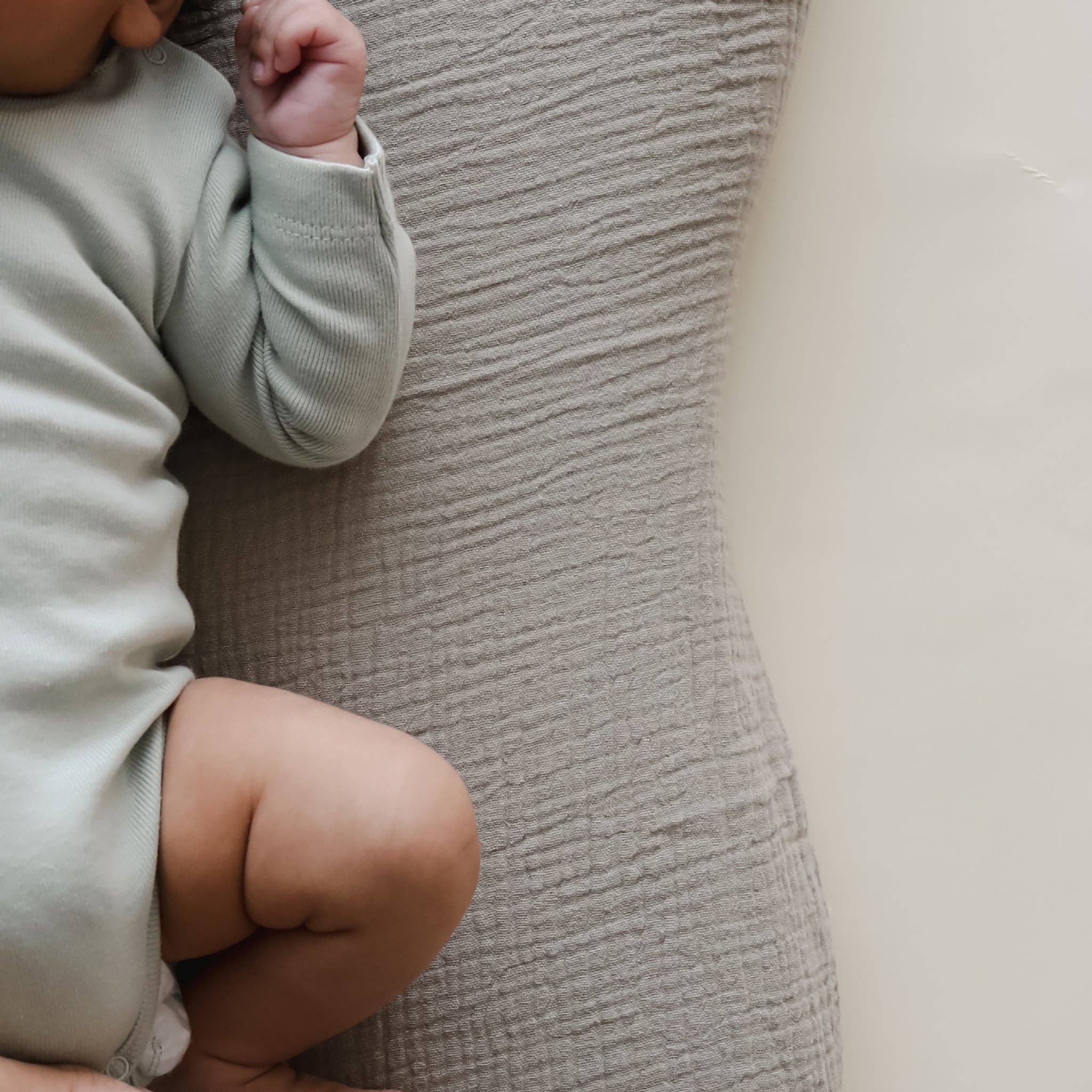 Snuggle Me Lounger Curve Muslin Cover | Birch